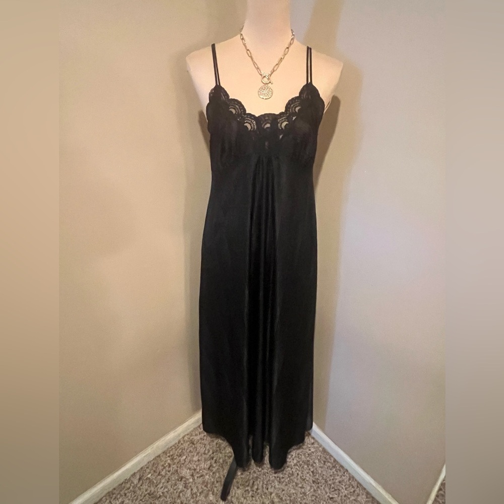 Vintage Lorraine Elegant Black Lace Detail Nightgown Sip Dress, size small